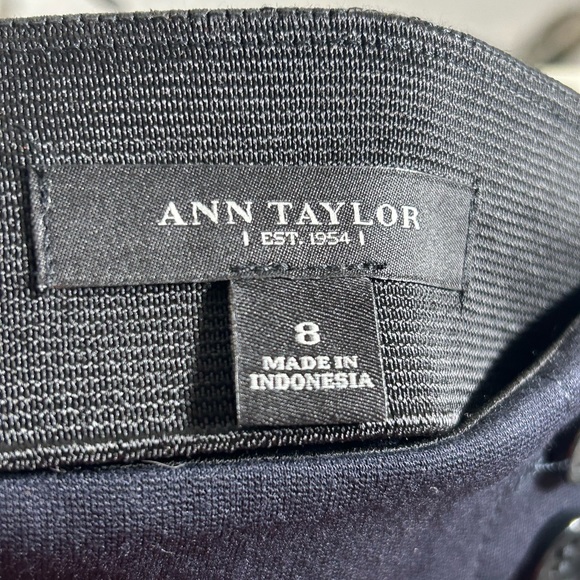 Ann Taylor pencil skirt - Picture 3 of 3